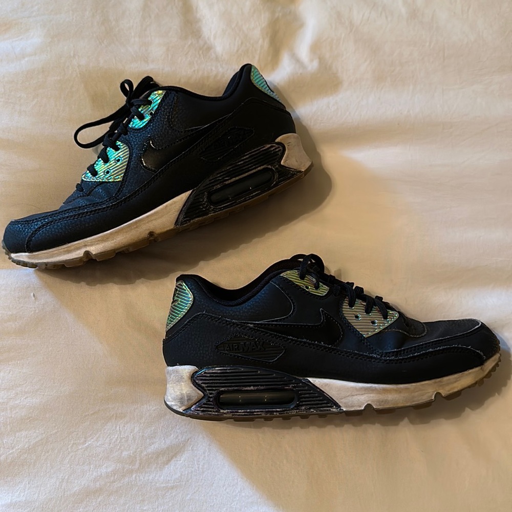 nike air max holographic tennis shoes size 8.5 women